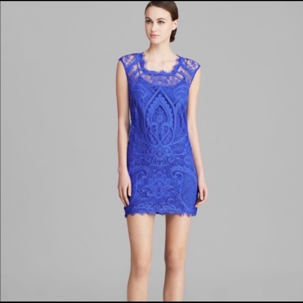 Nicole Miller Artelier royal blue lace dress. L